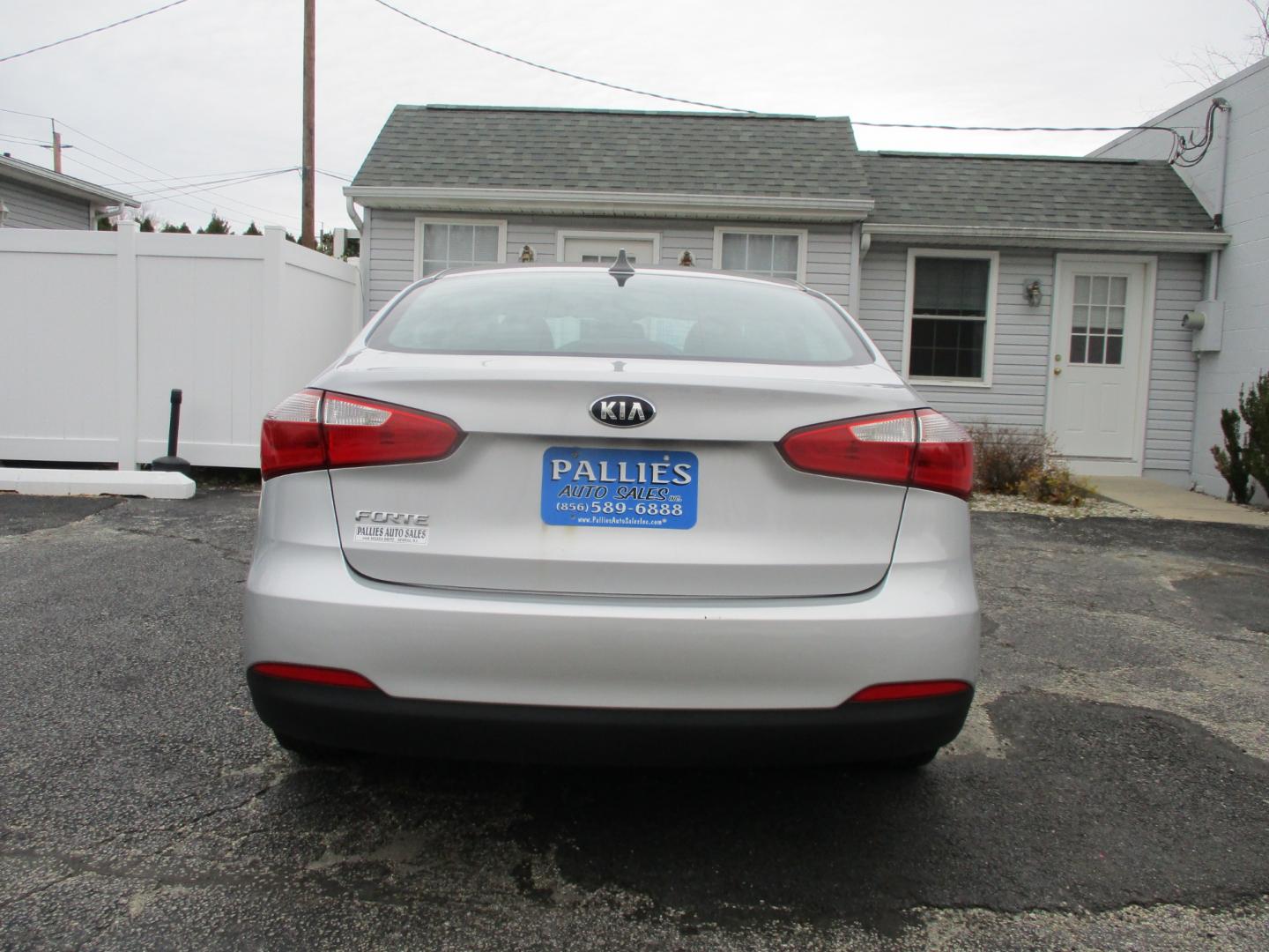 2015 SILVER Kia Forte (KNAFX4A62F5) , AUTOMATIC transmission, located at 540a Delsea Drive, Sewell, NJ, 08080, (856) 589-6888, 39.752560, -75.111206 - Photo#6